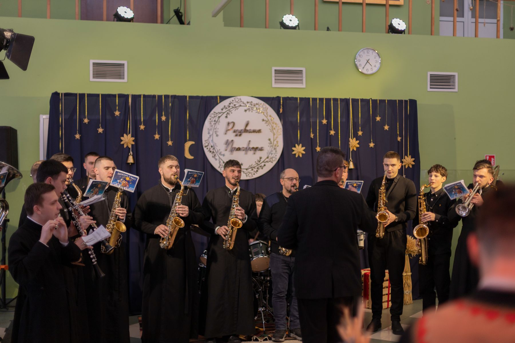 Під час «Різдвяної просфори» у Львові зібрали понад півтора мільйона гривень на підтримку семінаристів