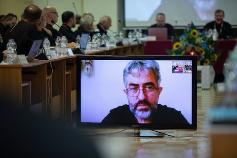 На Синоді представили становище українських родин-біженців: понад 6,9 мільйона українців шукають притулку в світі