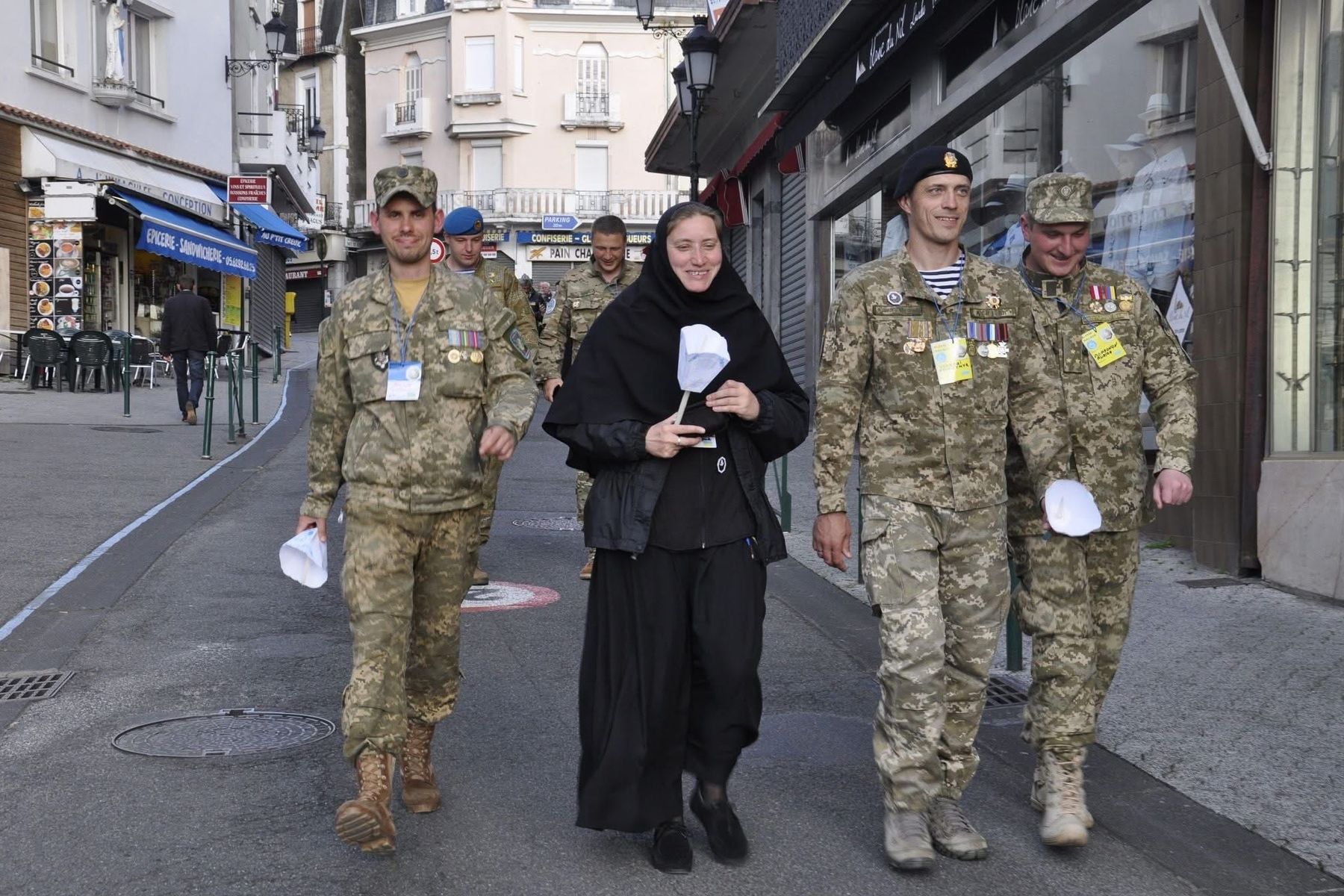 Там, де біль глибший за рани: служіння сестри Симеони, першої військової капеланки УГКЦ