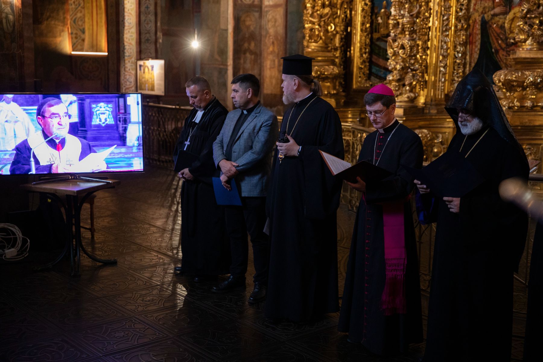 У Софії Київській та Гнєзно відбулася спільна міжконфесійна молитва за мир в Україні та світі