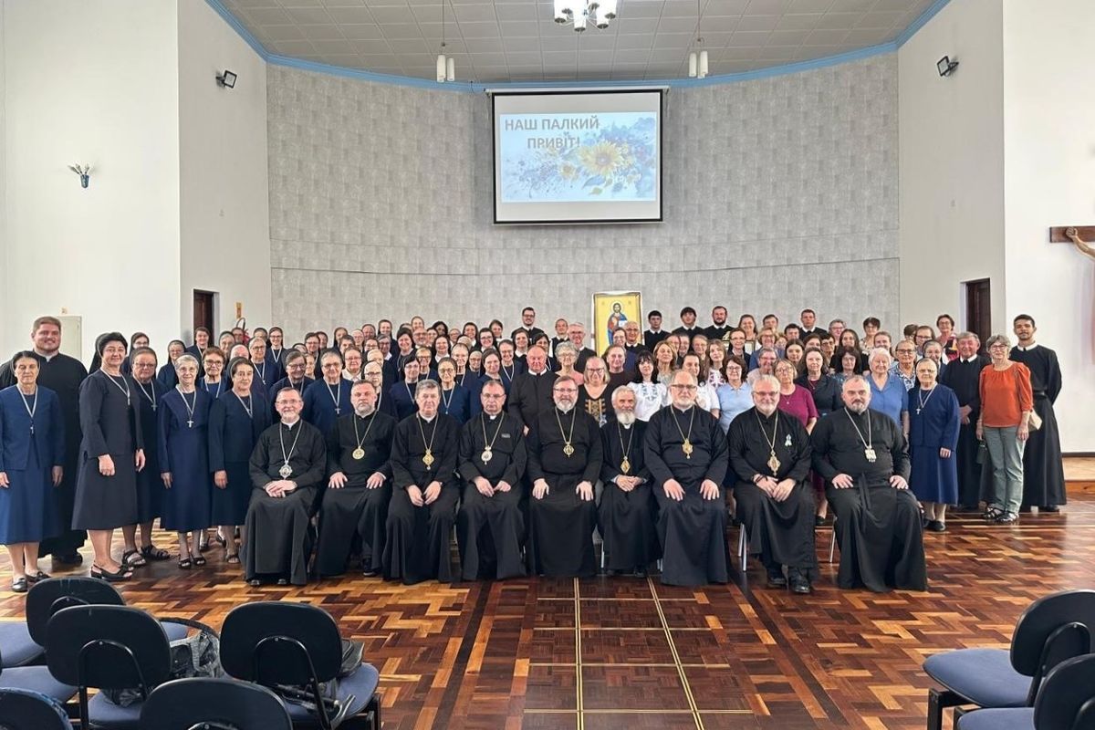 «Ви будуєте живу Церкву Христову»: Постійний Синод зустрівся з богопосвяченими особами Прудентопольської єпархії