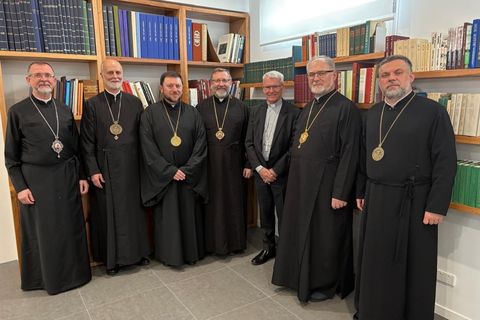 Відбулася історична зустріч Постійного Синоду УГКЦ із головою Єпископської конференції Австралії Тімоті Костелло