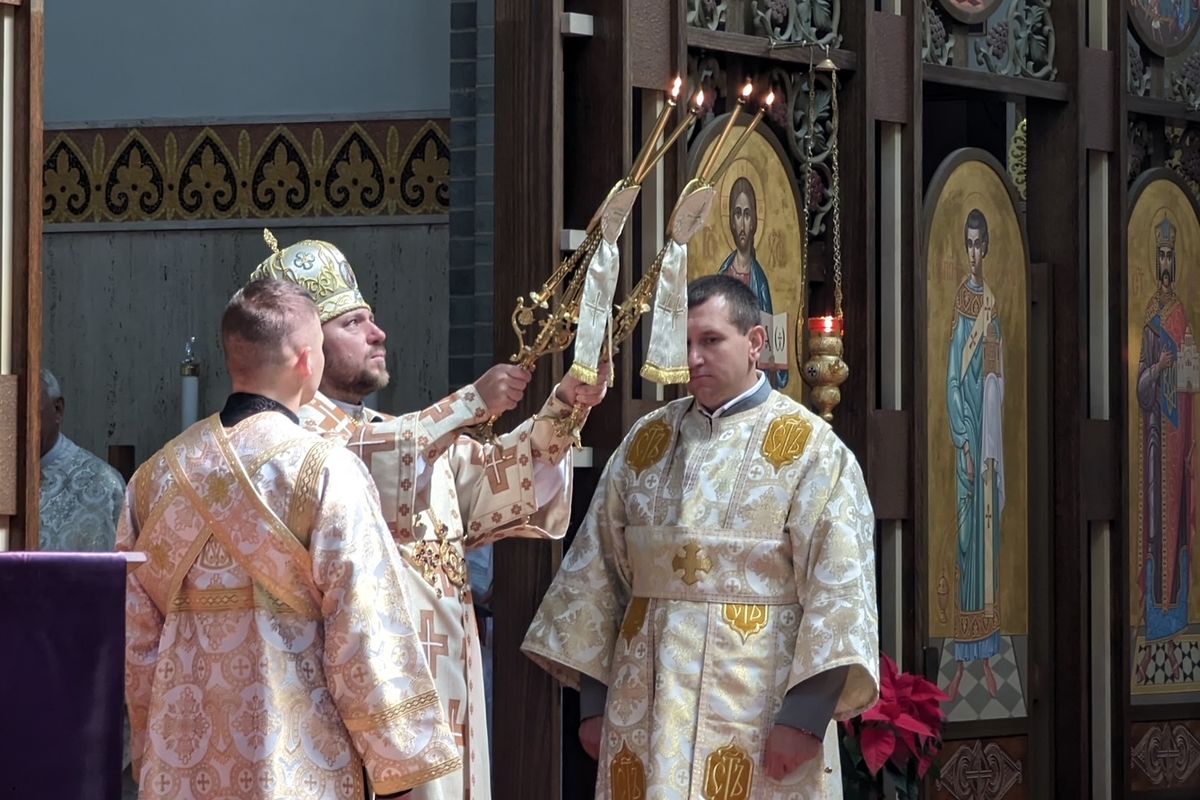 Владика Микола Бичок у Мельбурні висвятив двох дияконів