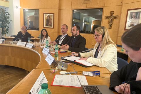 Цифрова місія УГКЦ: 25 років досвіду представили на зустрічі прес-секретарів єпископатів Європи