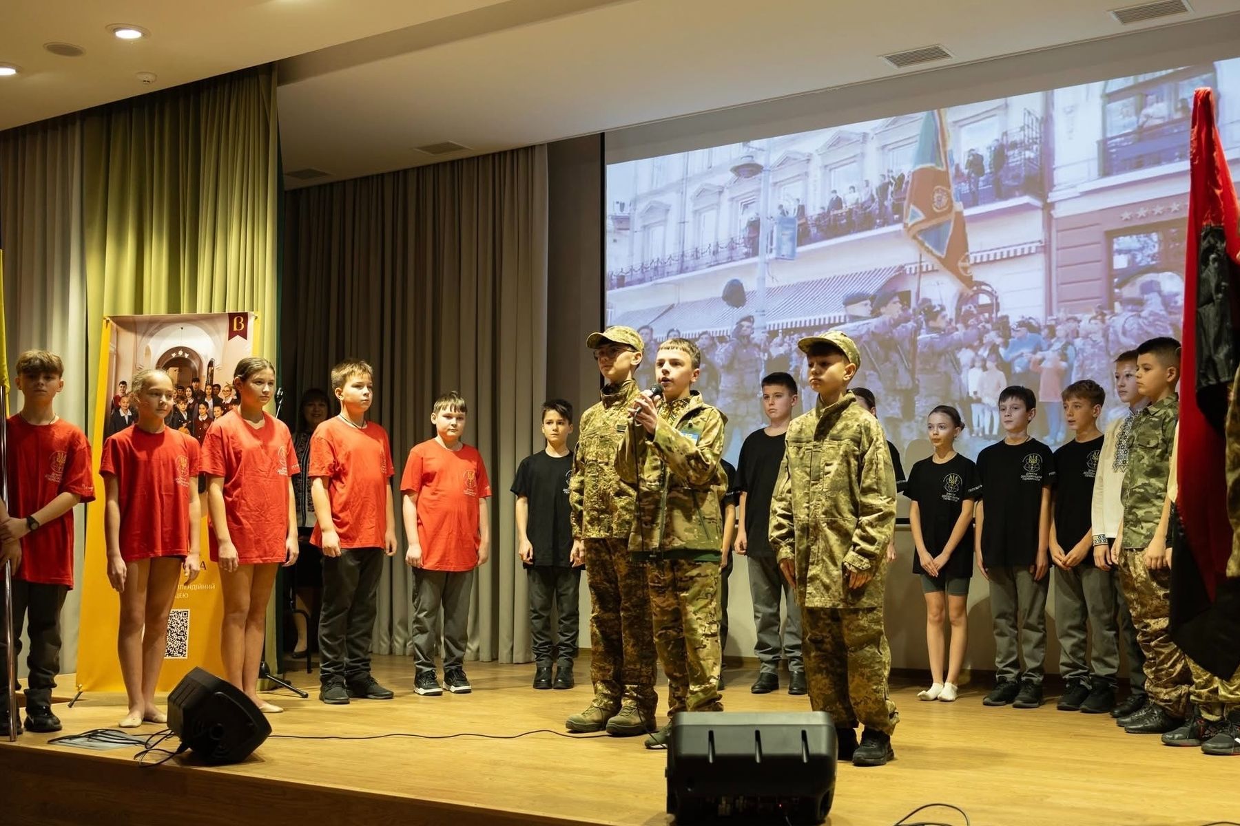 Понад 1 мільйон гривень на підтримку обдарованих дітей та ЗСУ зібрали у Франківському Католицькому ліцеї