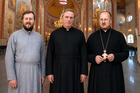 Троє священників Коломийської єпархії отримали право носити митру