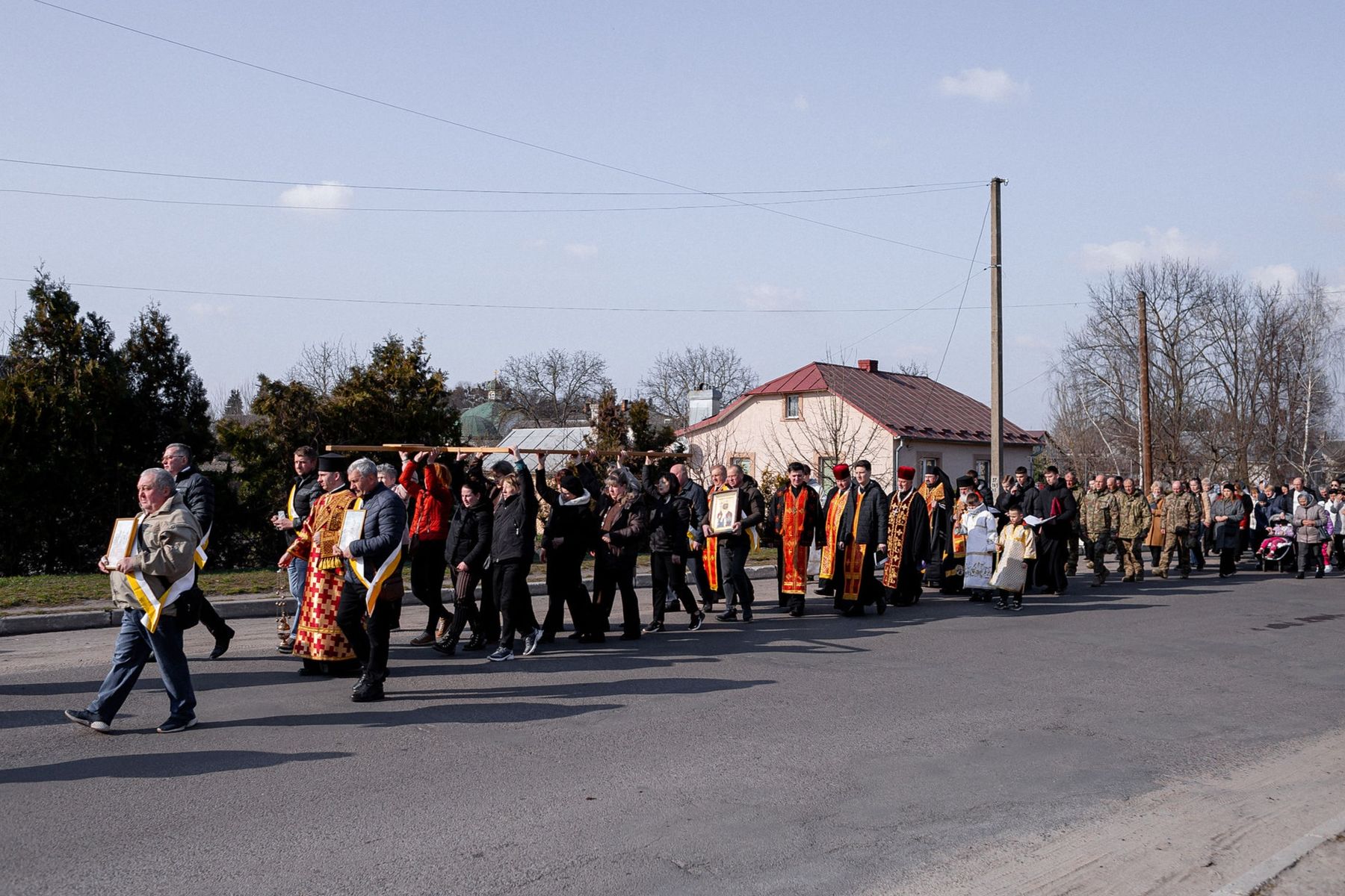 Хресна дорога на Рівненщині об’єднала християн різних конфесій у молитві за мир в Україні