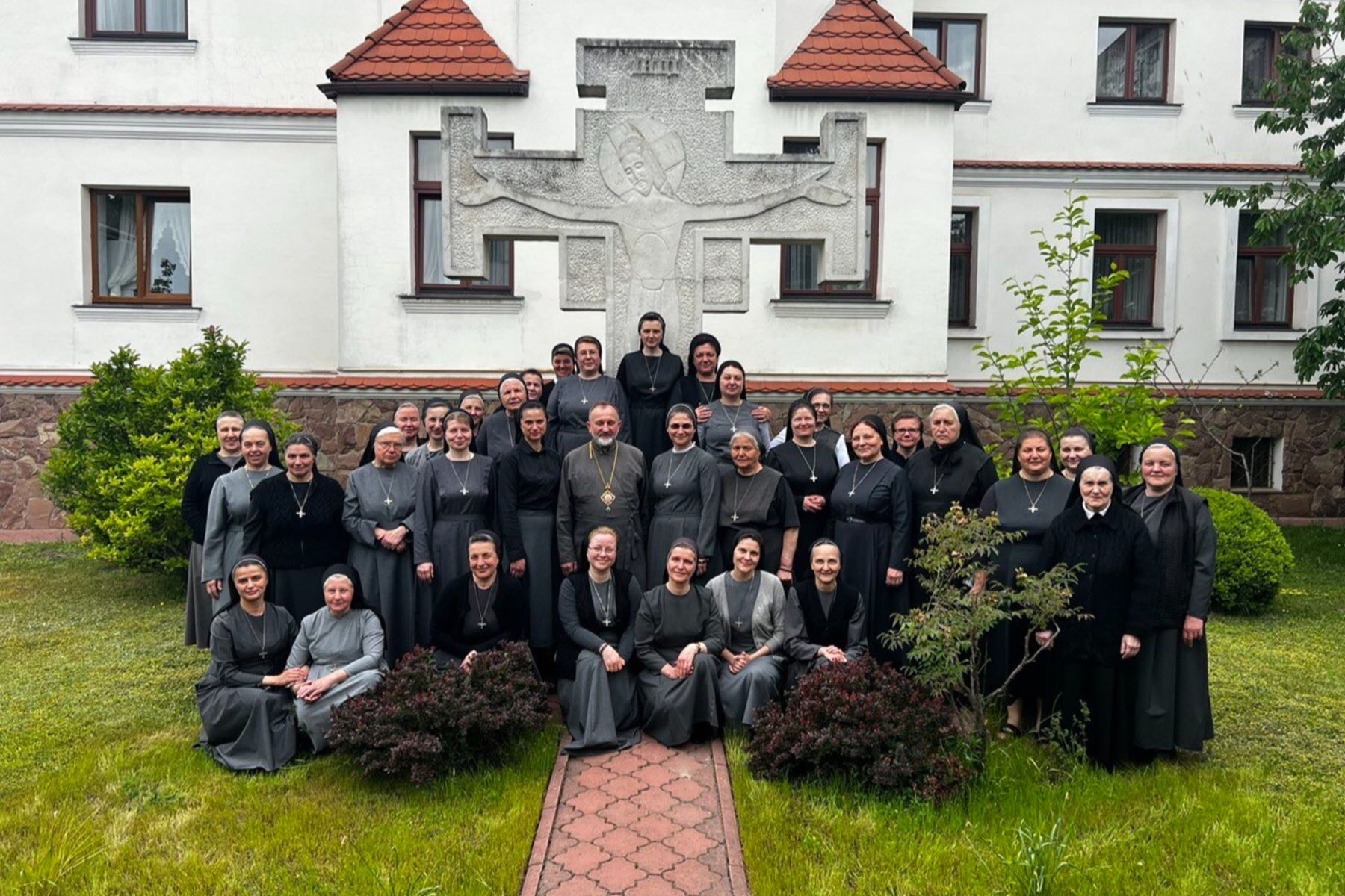 «Милосердя — дар Христа. Ми покликані нести його туди, де багато болю і страждання»: дорога служіння сестер милосердя святого Вінкентія