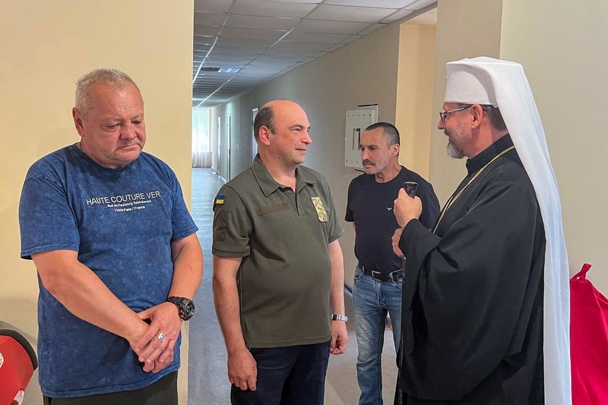 His Beatitude Sviatoslav visits the military in a rehabilitation center in the Kharkiv region