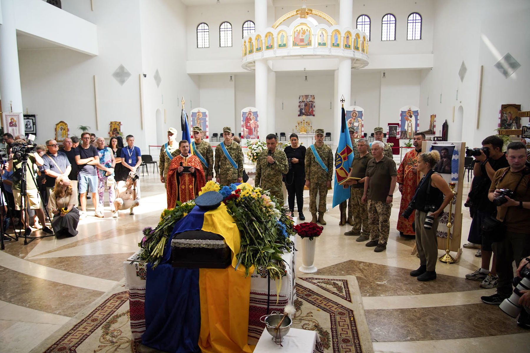 У Патріаршому соборі попрощалися із загиблим військовим пілотом «Джусом»