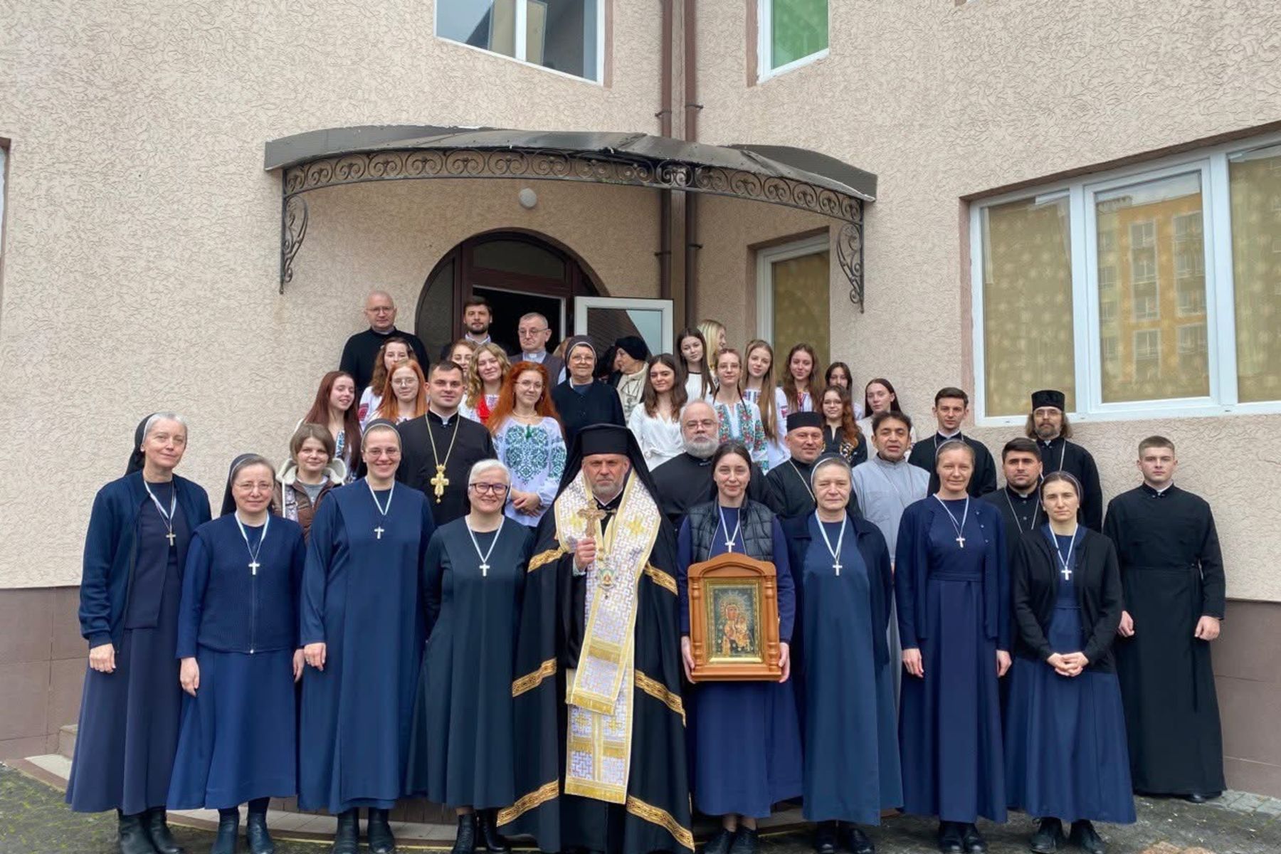 У Чернівцях освятили новий дім сестер служебниць Непорочної Діви Марії 