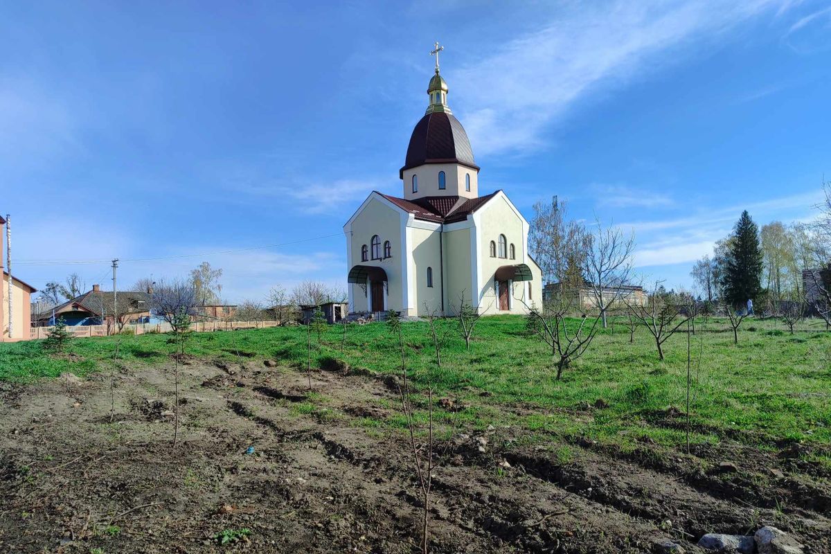 У Київській архиєпархії заклали нові «Сади перемоги»