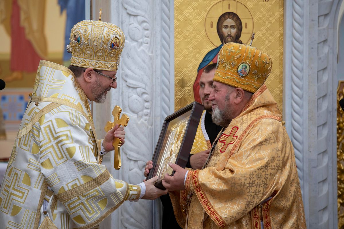 «Будьте й надалі для нашого народу та всіх людей ясним світильником Божої правди», — Глава УГКЦ до владики Василя Семенюка з нагоди ювілею