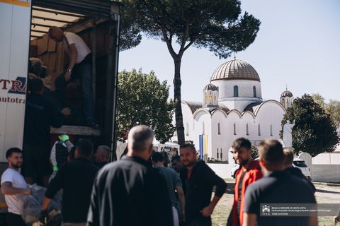 140-й гуманітарний вантаж зі собору Святої Софії в Римі вирушив до України