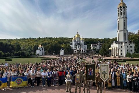 An All-Ukrainian Military Pilgrimage Takes Place in Zarvanytsia
