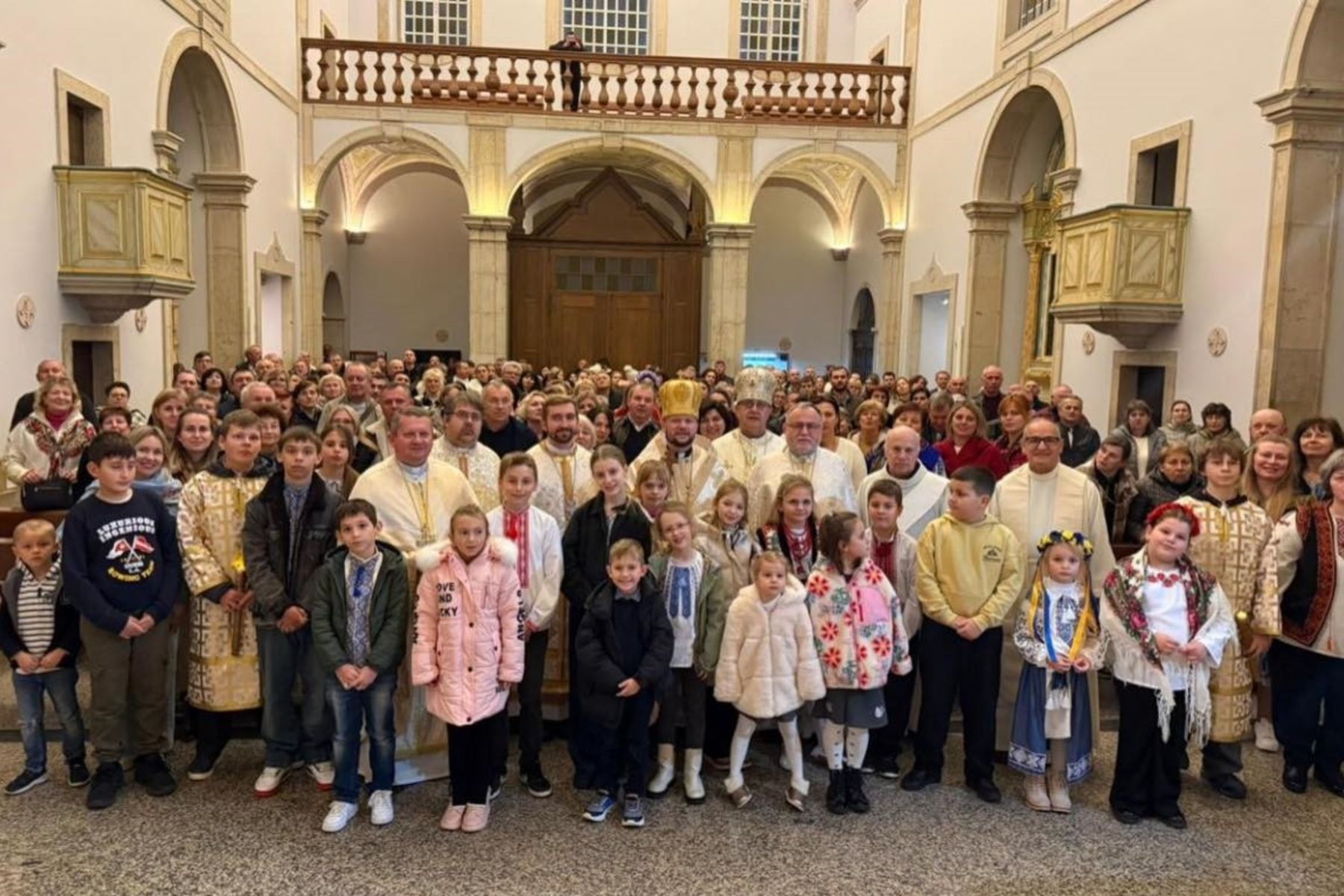 Владика Степан Сус здійснює душпастирський візит до Португалії