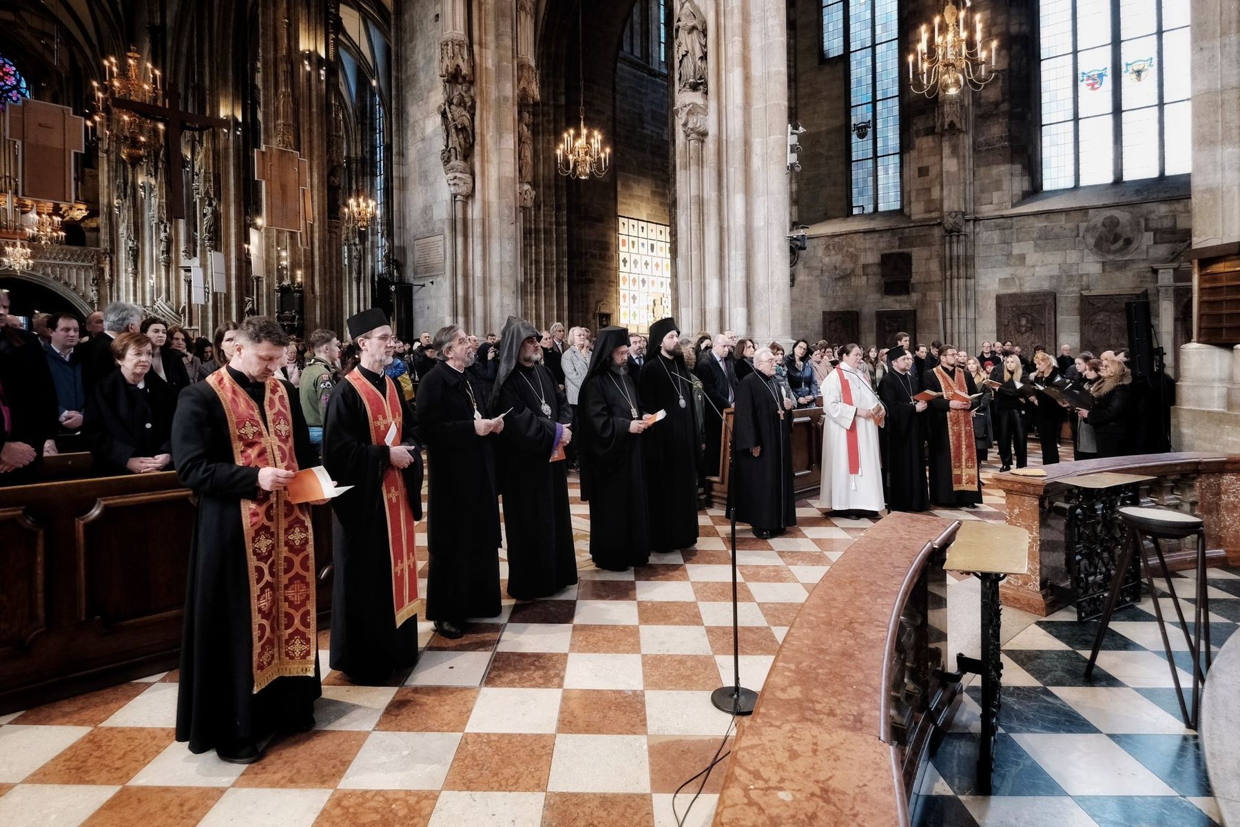 У соборі Святого Стефана у Відні молилися за Україну в 4-ту річницю повномасштабної війни