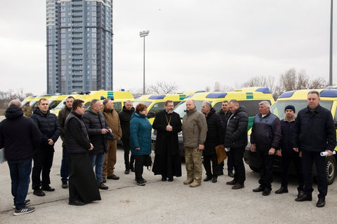 Глава УГКЦ передав Міністерству охорони здоров’я і військовим шпиталям 12 реанімобілів з Австрії