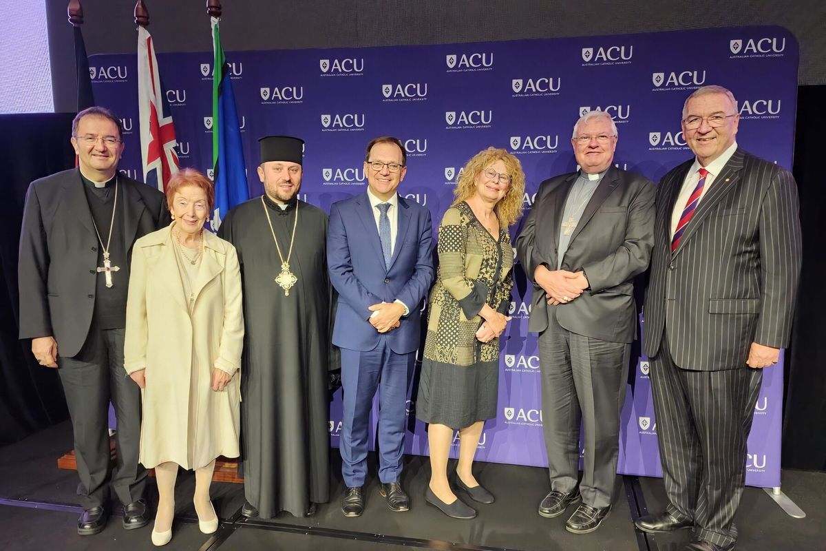 Bishop Mykola Bychok takes part in parliamentary interfaith breakfast in Australia