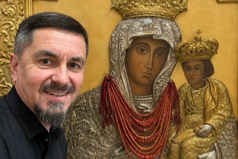 На горищі митрополичих палат в Уневі знайшли реліквії та коралі вартістю понад 10 тисяч євро