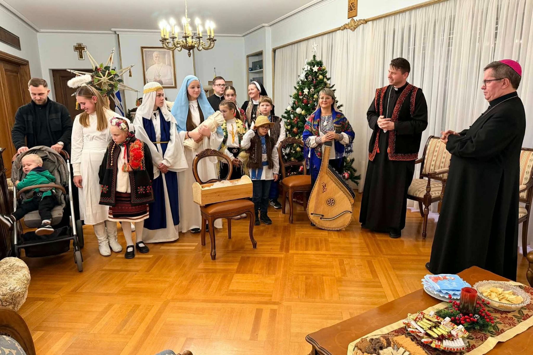 В Афінах діти Катехитичної школи відвідали з колядою Апостольську Нунціатуру