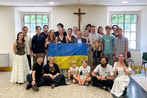 Молодь Донецького екзархату свідчила в Італії про війну в Україні