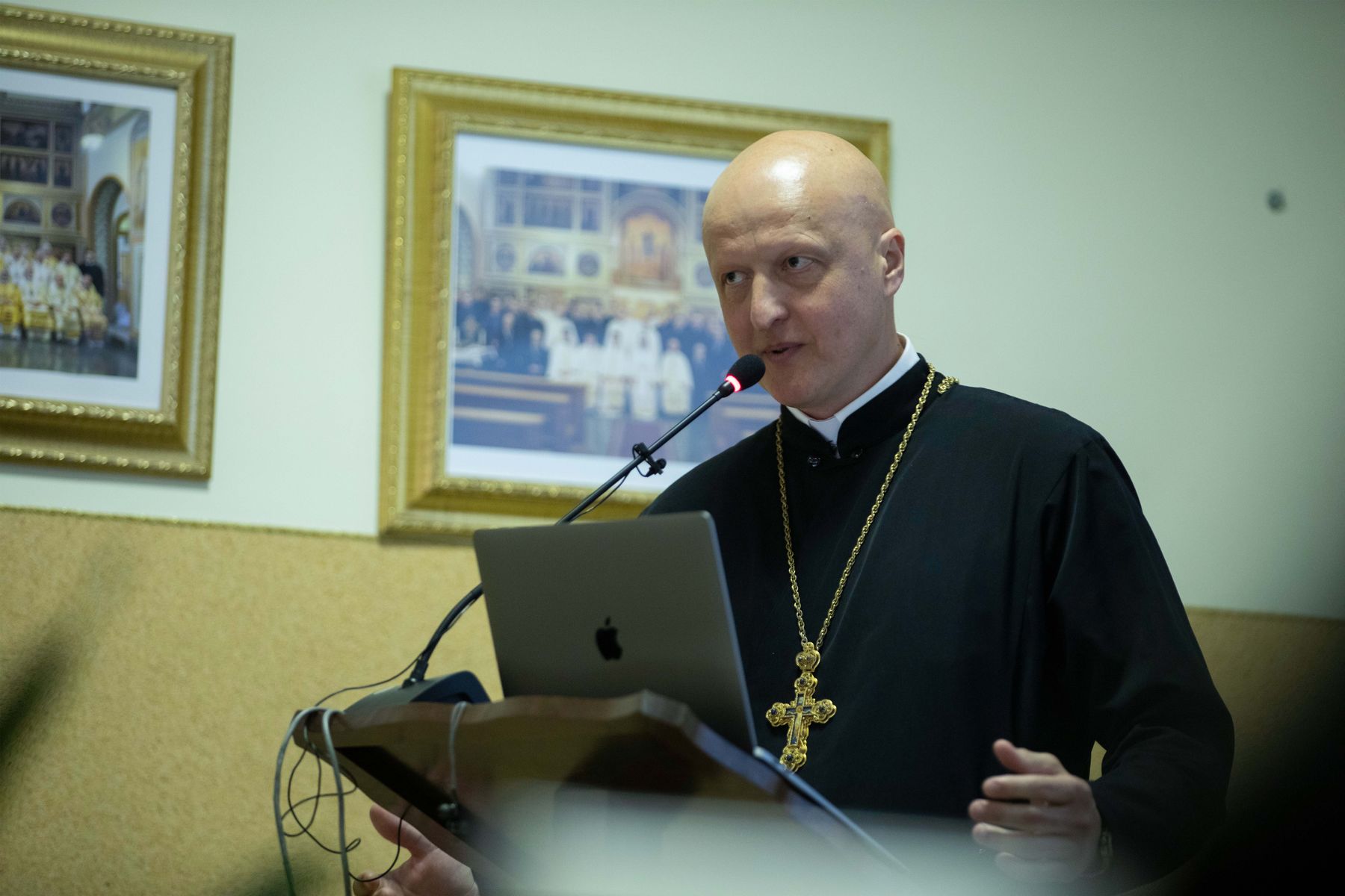 «На початку всі зранені, але кінцевий результат — стати цілителями»: на Синоді презентували досвід супроводу родин у жалобі