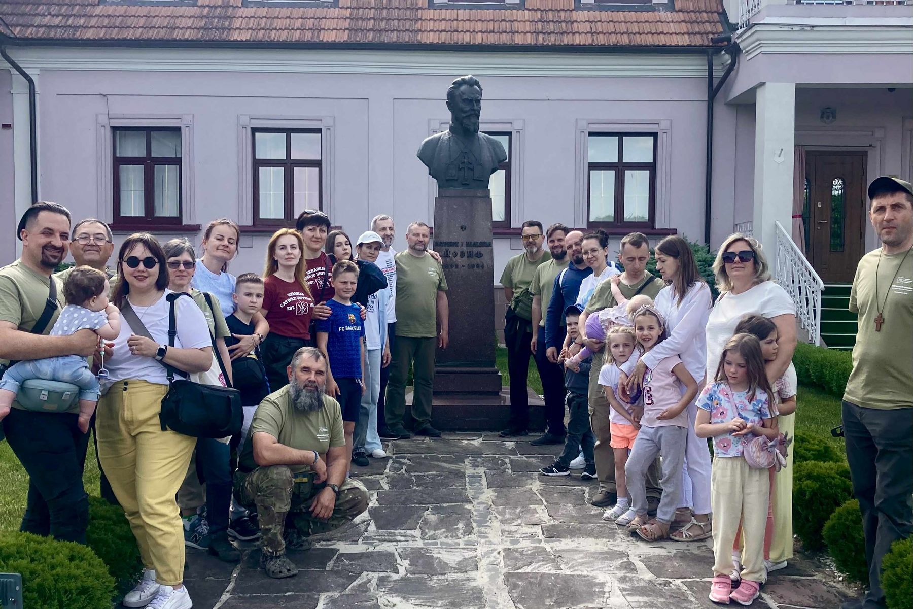 Військові капелани здійснили паломництво до Заздрості і Зарваниці