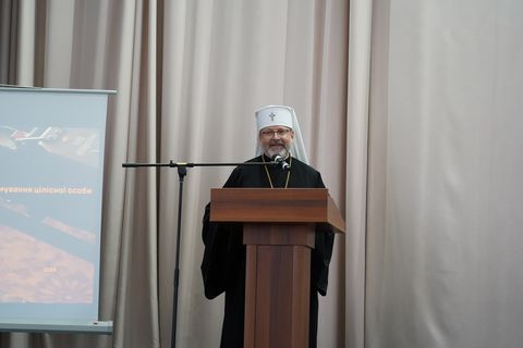 «Ми не втрачаємо надії, бо є християнами»: Глава УГКЦ у Черкасах прочитав лекцію про стійкість українців