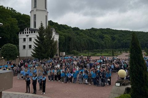 Відбулася VIII Всеукраїнська проща марійських і вівтарних дружин до Зарваниці