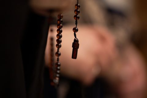 «Вервиця єднає»: За п’ять років молитви «Живе телебачення» провело понад 1500 трансляцій зі 40 країн світу