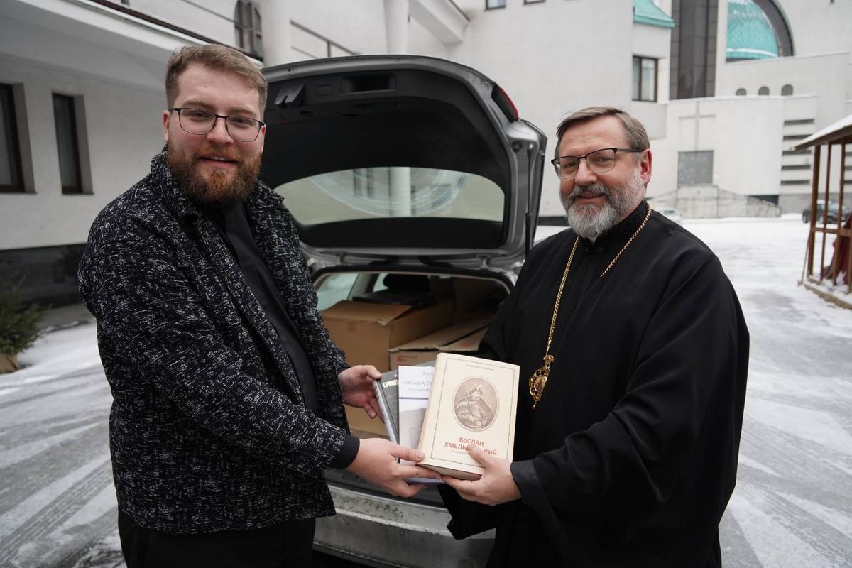 Блаженніший Святослав передав до Черкас книжки з особистої бібліотеки
