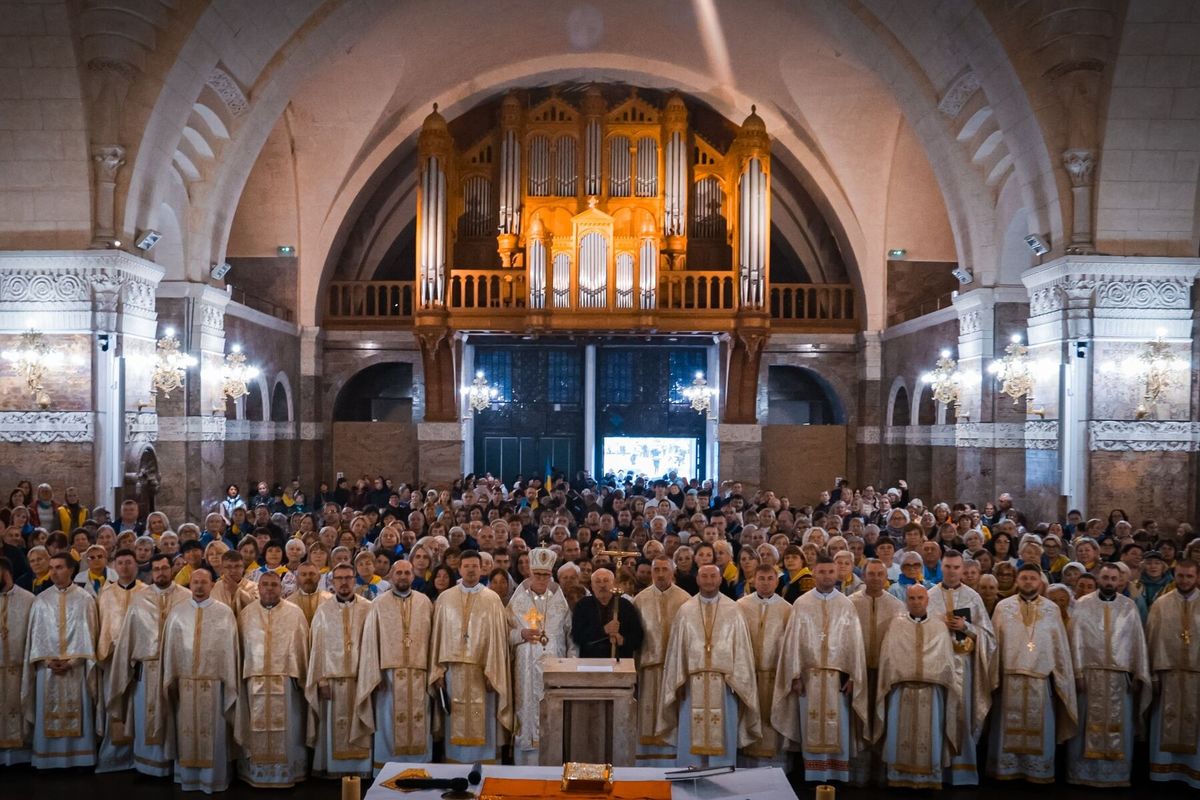 Близько тисячі українців з Італії молилися в Люрді за справедливий мир в Україні