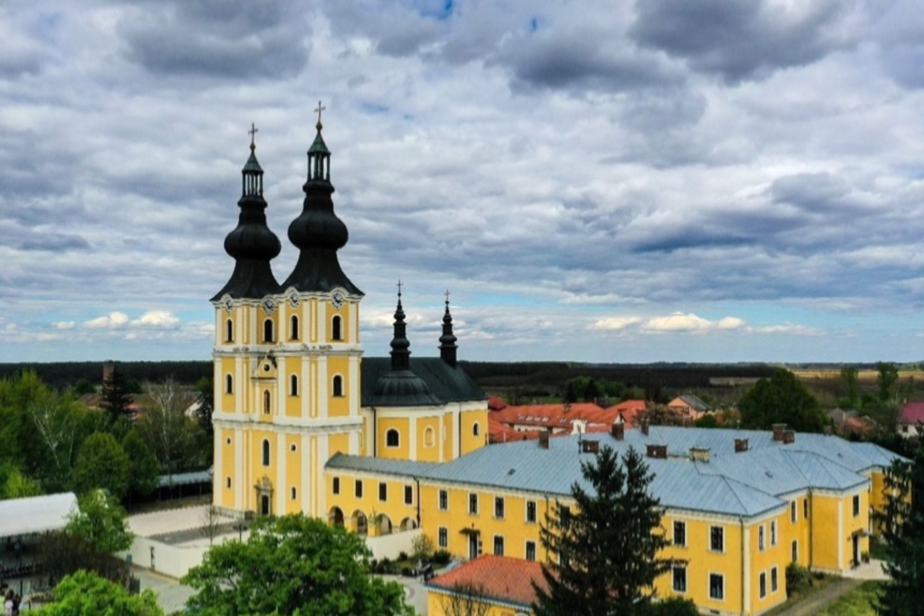Через зміну права власності отці-василіяни завершили служіння в Маріаповчанському монастирі в Угорщині