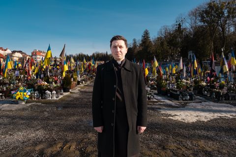 «Після прощання — хрещення. Ми як нація продовжуємо жити» — отець Андрій Кобилюх, капелан Гарнізонного храму
