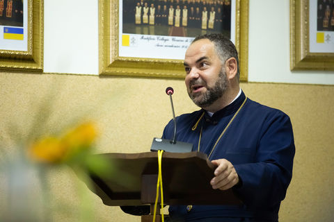 Head of the Patriarchal Liturgical Commission of the UGCC Presents a New Service Book at the Synod