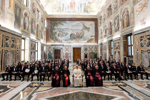 Pope to Diplomatic Corps: Build peace with justice, truth, and hope