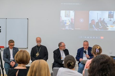 Від «священників на колесах» до єпархії, відкритої світові: в УКУ досліджують майже столітню історію Паризької єпархії