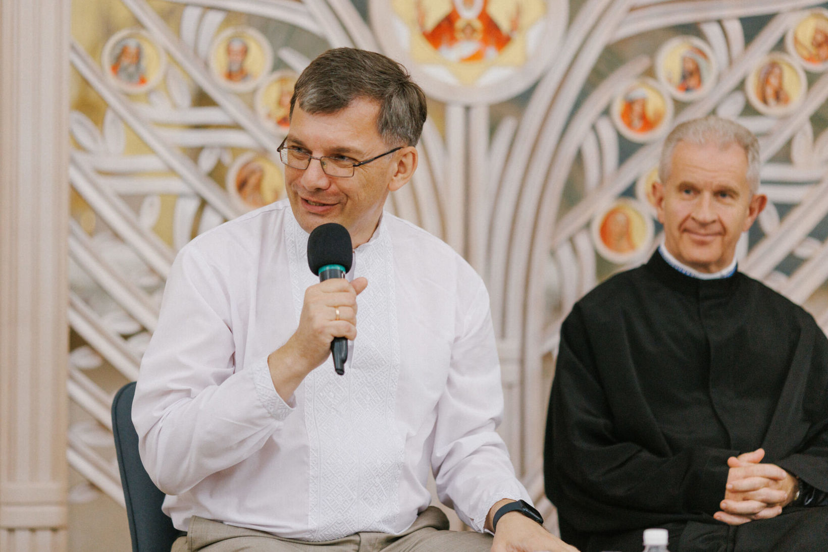 Ректор Тарас Добко (ліворуч), віцепрезидент отець Богдан Прах (праворуч)