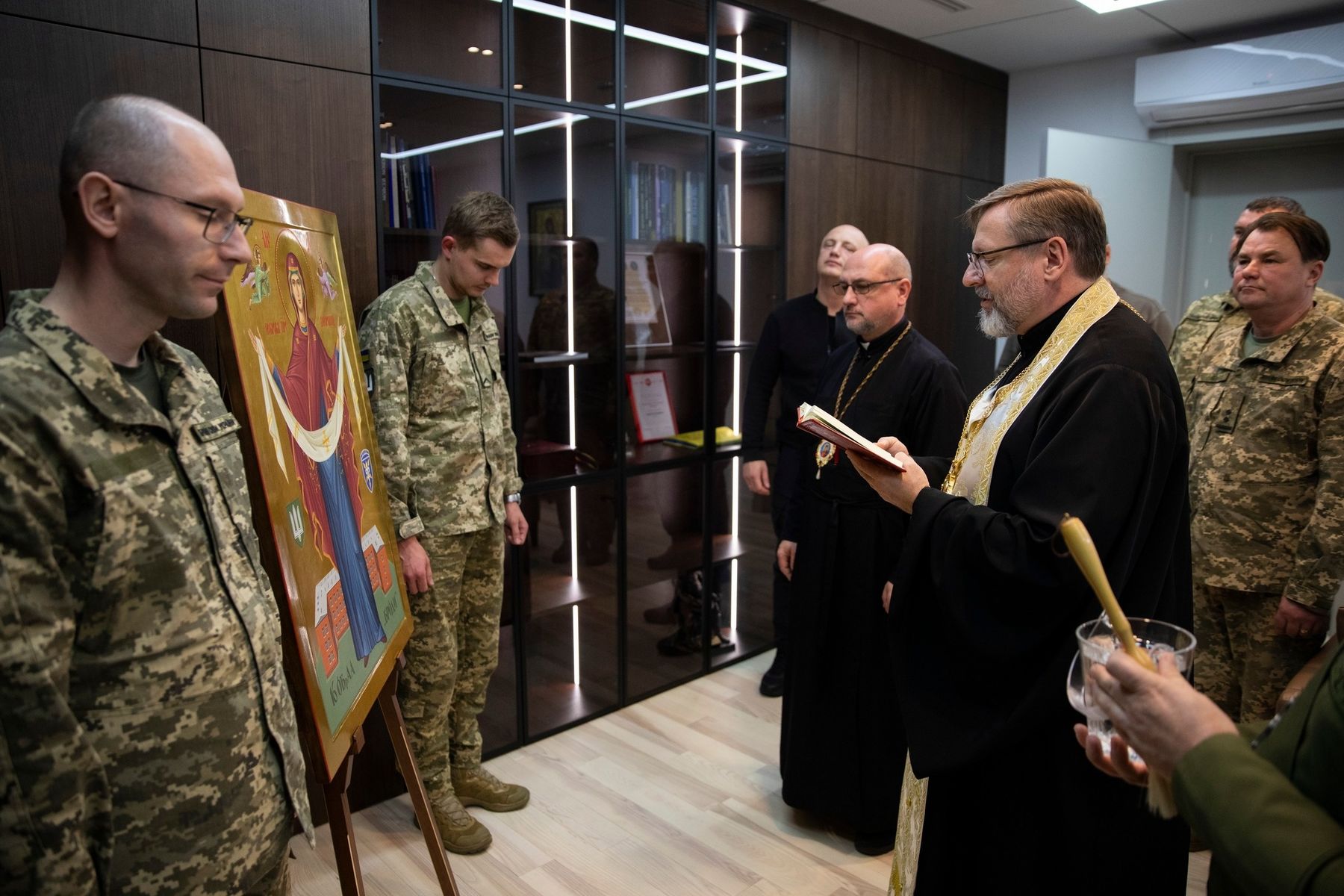Глава УГКЦ освятив ікону Покрову Богородиці для українських захисників неба