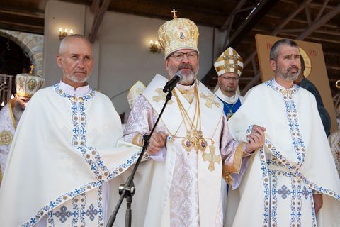 Звільнені з полону священники УГКЦ взяли участь у прощі до Зарваниці