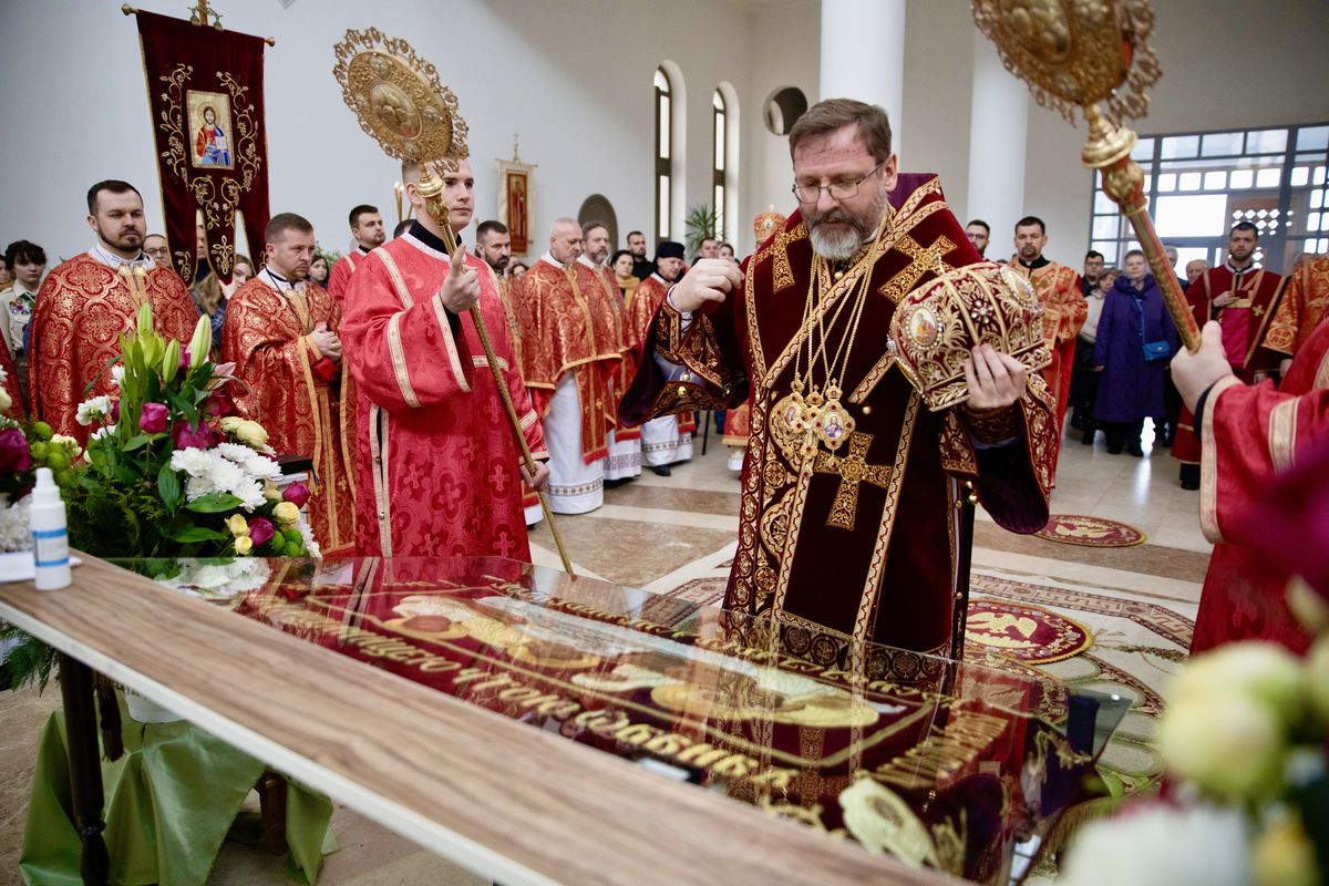 «Сьогодні на хресті ми бачимо розп’яту Істину», — Глава УГКЦ у Велику п’ятницю