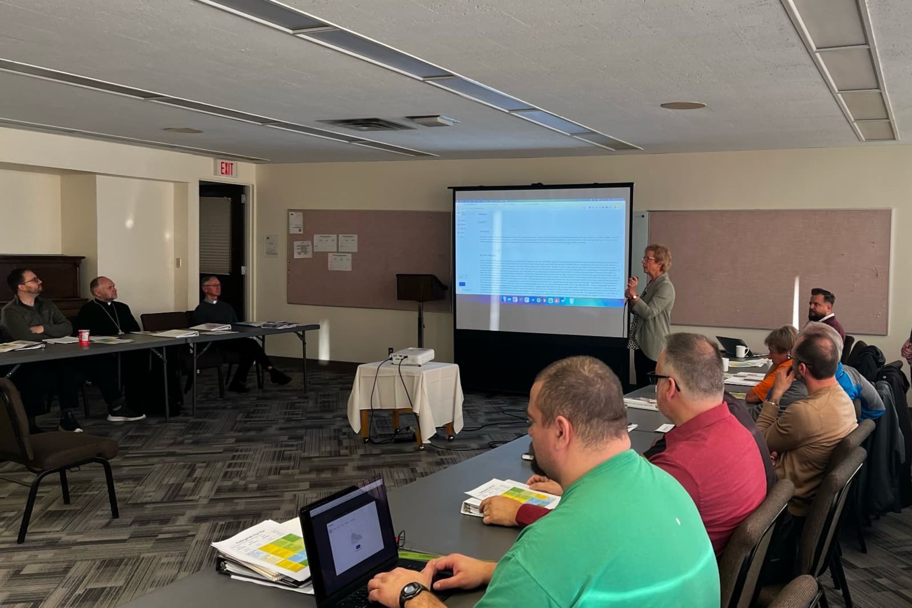 Духовенство Едмонтонської єпархії навчалося нових підходів у катехизації та використання цифрових технологій