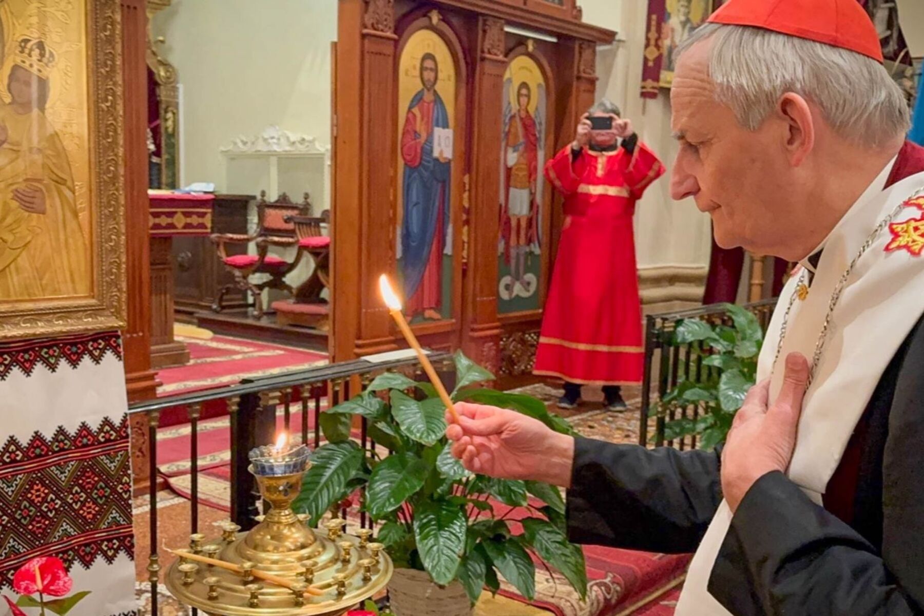 «Ваш біль — є нашим болем! Ваші сльози — є нашими сльозами!» — кардинал Маттео Дзуппі помолився за мир в Україні