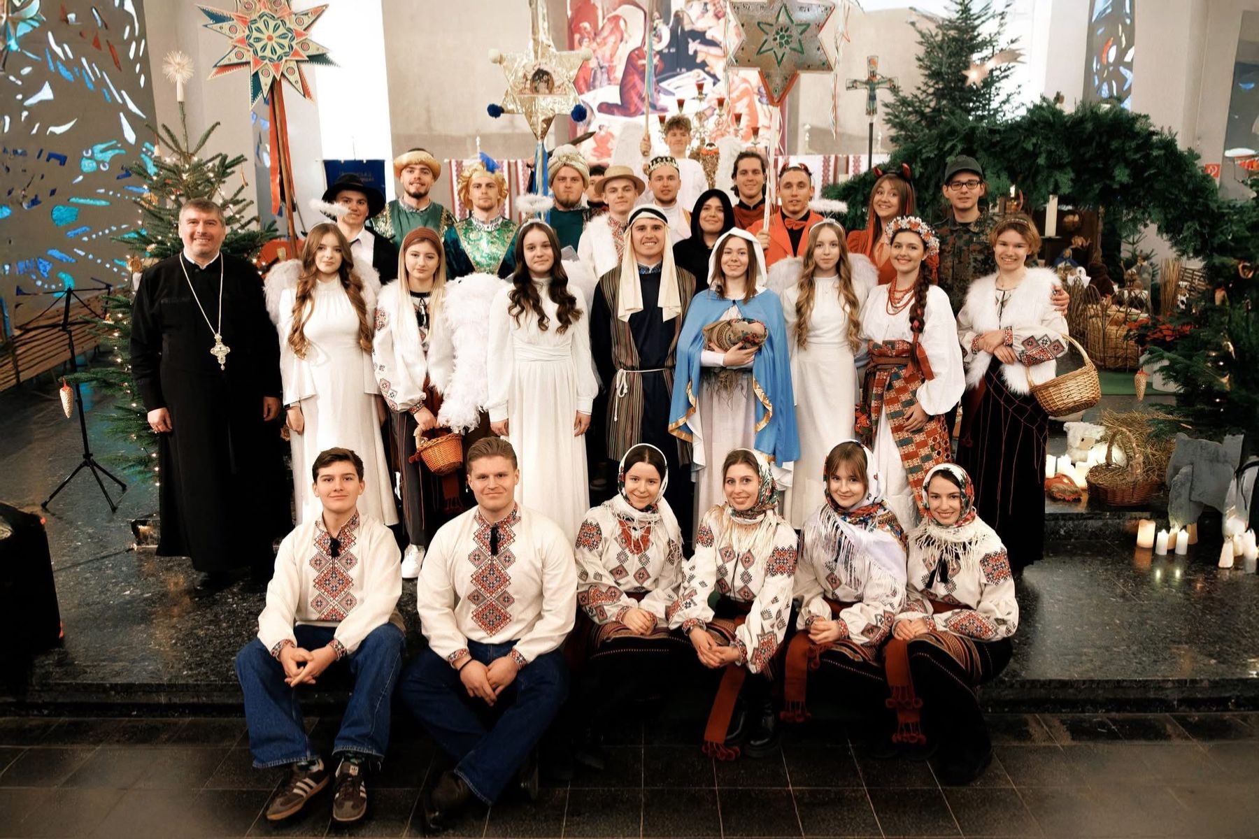 Українська молодь у Німеччині організувала різдвяний вертеп-тур на підтримку ЗСУ