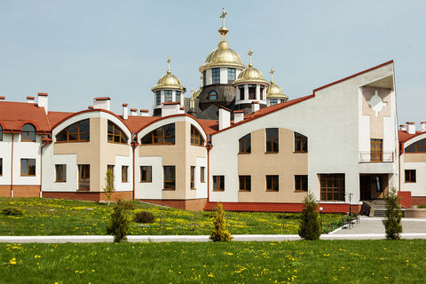 Дух, що освячує і все наповняє: як святкують храмовий празник у церкві Зіслання Святого Духа, що у Львівській семінарії