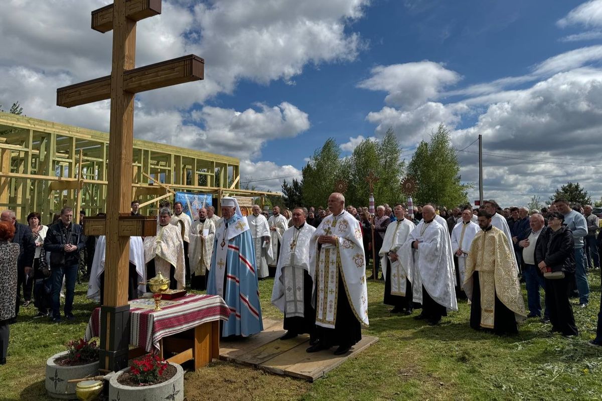 Поблизу Крилоса освятили землю під будівництво монастиря Згромадження Воплоченого Слова