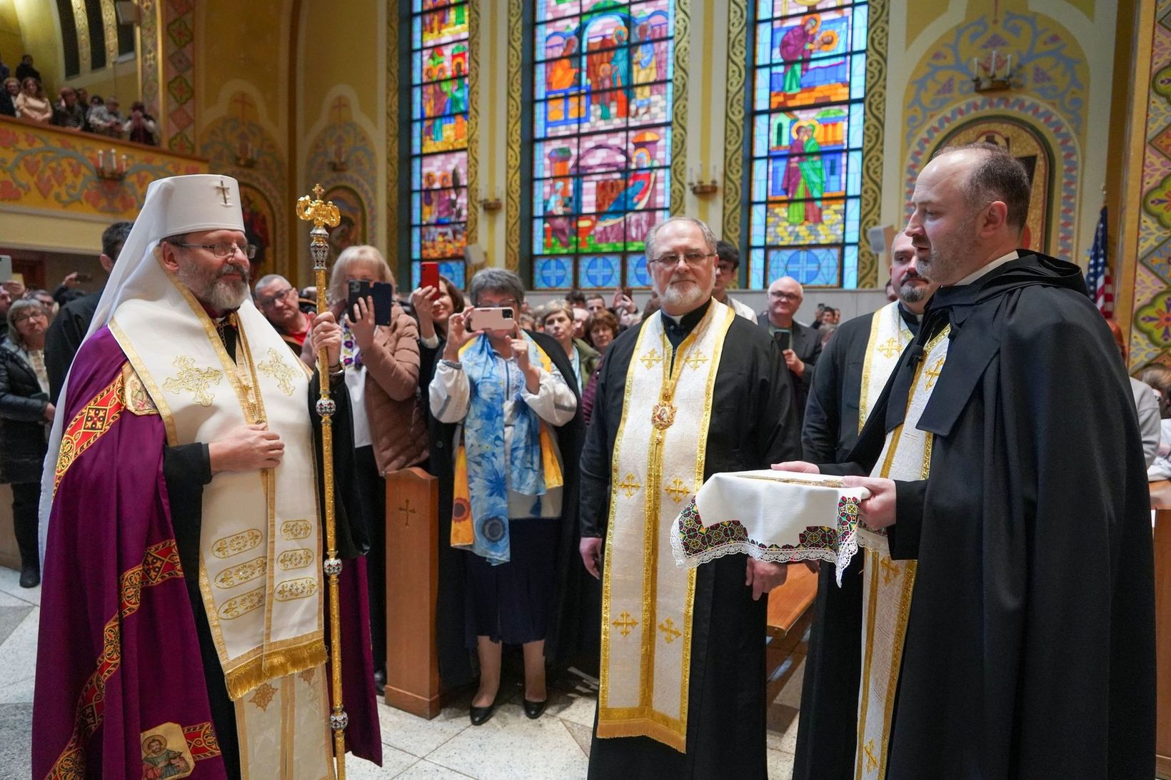 У Нью-Йорку 9 березня члени Постійного Синоду звершили Молебень за перемогу України та справедливий мир і поспілкувалися з українцями у храмі Святого Юрія