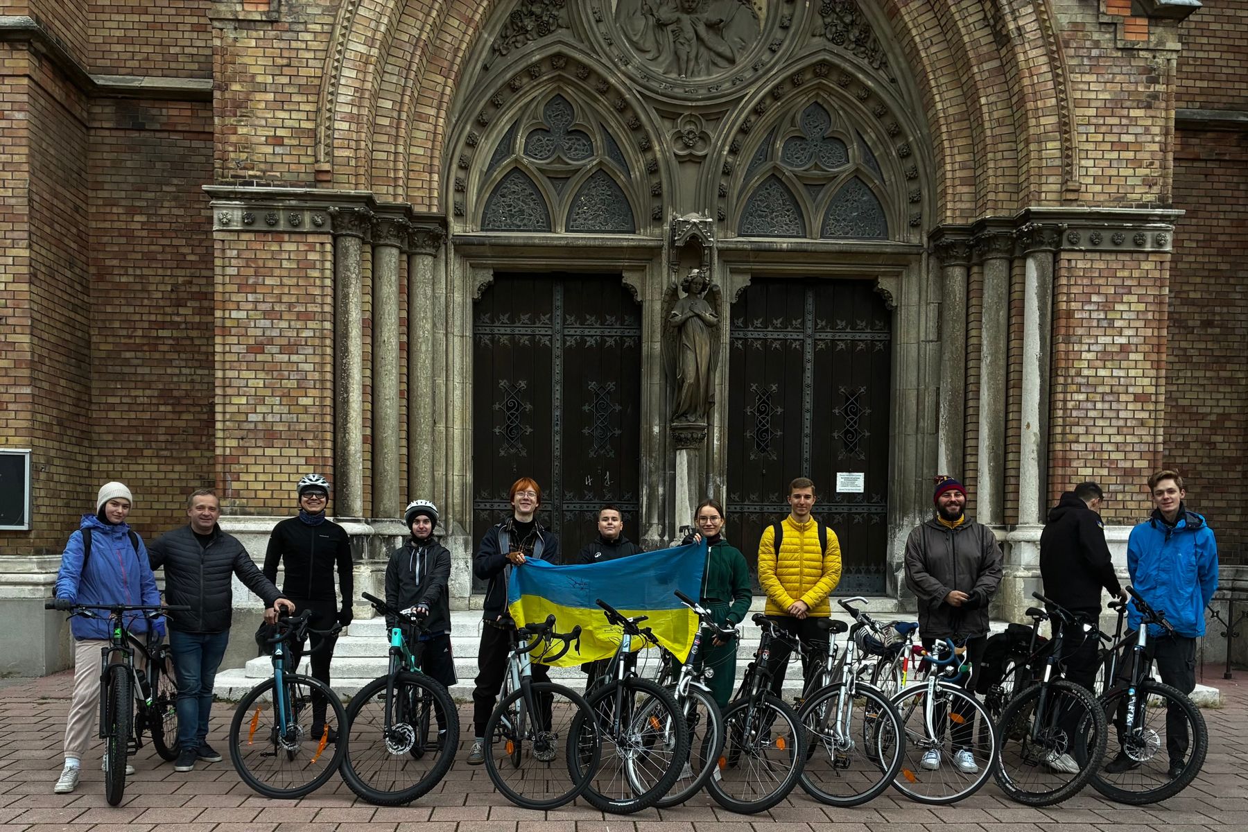 Молодь в Австрії зібралася на велопрощу до святині Святого Хреста