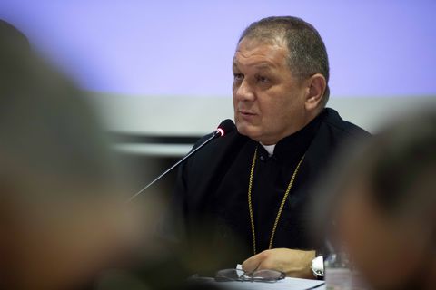 Душпастирство сімей у час війни: владика Аркадій Трохановський представив головну тему на Синоді Єпископів УГКЦ у Римі